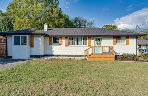 Lookout Valley Neighborhood Association House | Charming 3-bedroom house with WiFi and AC in fabulous Chattanooga
