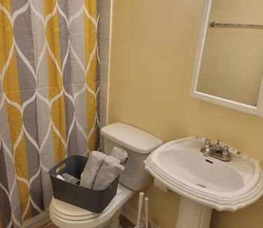 Woodlawn Apartment | Charming 3BD 2BTH Apartment-Private