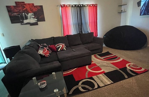 Camby House | Charming 4-bedroom house with AC and WiFi in lovely Indianapolis