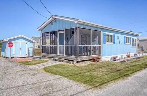 Bowers Beach House | Charming bungalow w water views in Bowers Beach AC WiFi Dover Downs AFB DE Turf