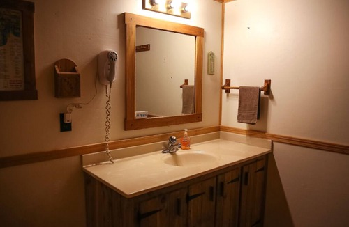 Derby Cabin | Charming, country escape cabin: Woodland Cabin