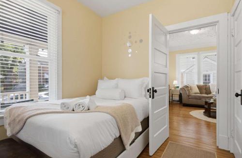 Del Ray House | Charming Del Ray Home Near Old Town & METRO-rail
