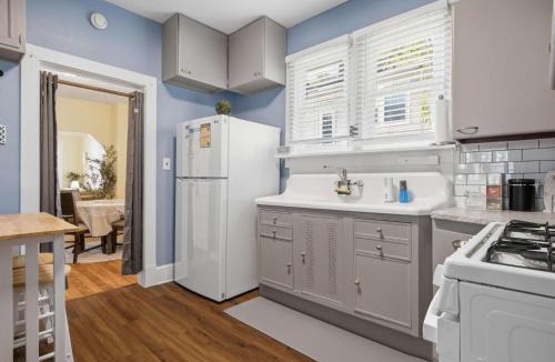 Del Ray House | Charming Del Ray Home Near Old Town & METRO-rail
