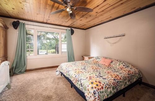 Anna House | Charming farmhouse on a beautiful horse ranch-Shawnee Hills Wine Trail