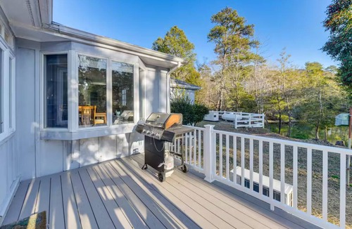 Weems House | Charming Pet Friendly 4-bedroom river view home with grill, in lovely Weems!