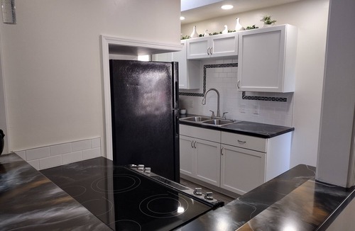 Marion House | Charming suite in Marion IN, right next to Indiana Wesleyan University