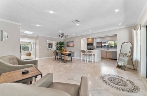 Wilton Manors Villa | Charming Villa Getaway with Pool in Wilton Manors