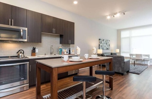 Shoreline West Apartment | Chic 1BR | Rooftop Terrace | Pool | Mountain View