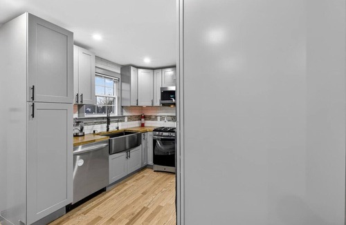 Bear House | Chic home by University of Delaware, Christiana