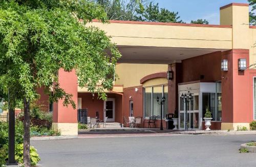 Hamden Hotel | Clarion Hotel & Suites Hamden-New Haven