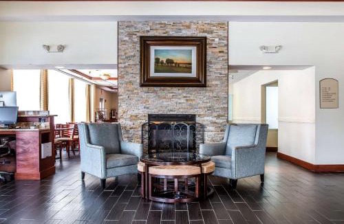 Hamden Hotel | Clarion Hotel & Suites Hamden-New Haven
