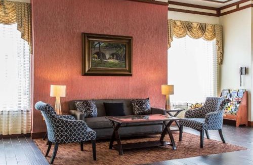 Hamden Hotel | Clarion Hotel & Suites Hamden-New Haven