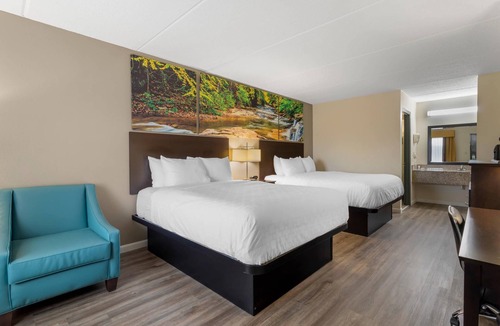 Kimball Hotel | Clarion Pointe Kimball By Choice Hotels