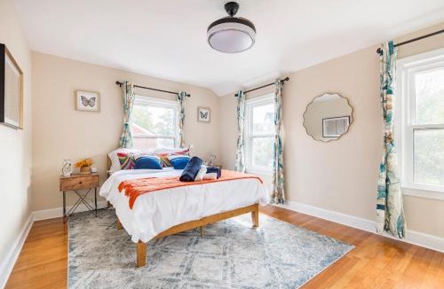 Arlington House | Classic Brick House 4BR 3BA Perfect for Families Near DC