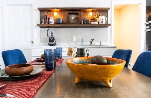 Torrington Apartment | Classy Private Apt - 3 Beds 2nd Flr - Near Downtown