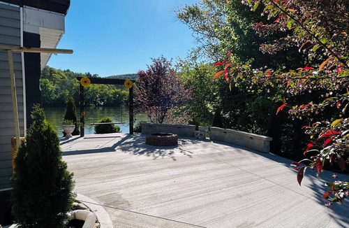 West Falls House | Come stay in the beautiful endless mountains on the bank of the River.