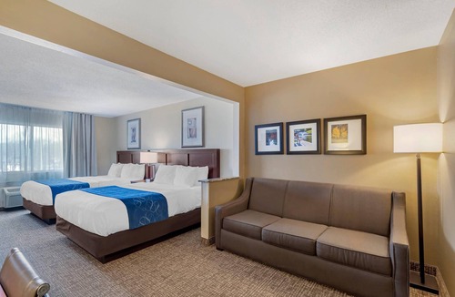 Normal Hotel | Comfort Suites Normal University area