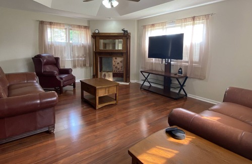Perrysburg House | Comfortable and Roomy 5BR House with Enough Space for All!