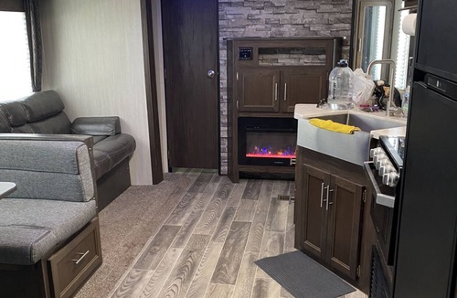 Taylor Creek House | Comfortable Updated RV Camper