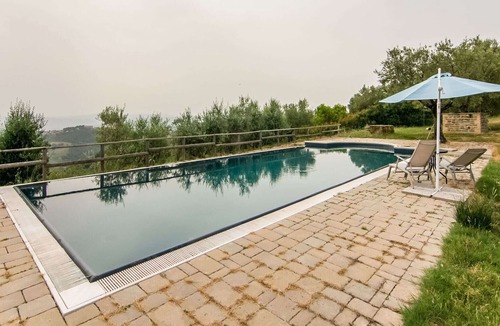 Montone Apartment | Comfy Holiday Home in Montone with private pool and garden