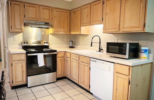 Cordova House | Cordova! Modern 3BR, Hot tub&bbq