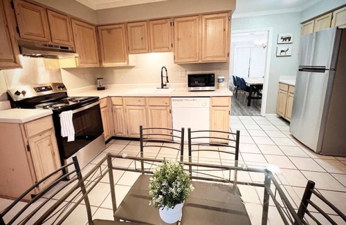 Cordova House | Cordova! Modern 3BR, Hot tub&bbq