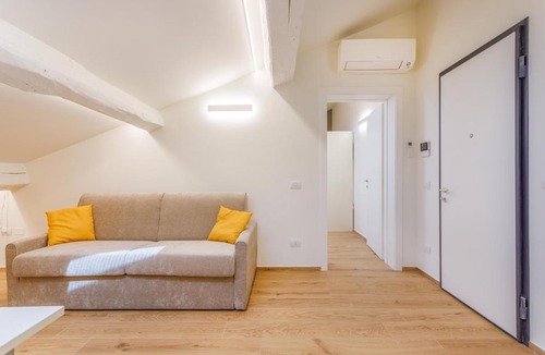 Old Town Apartment | Corso Adriano 13 - Via Emilia
