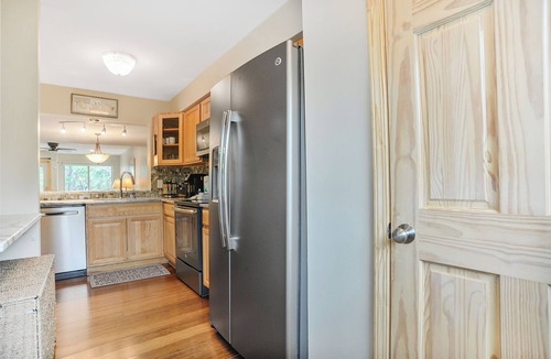 Hilton Head Island Villa | Courtside 81- Short Walk to the Beach- 2 BR 2.5 BA Updated Townhouse