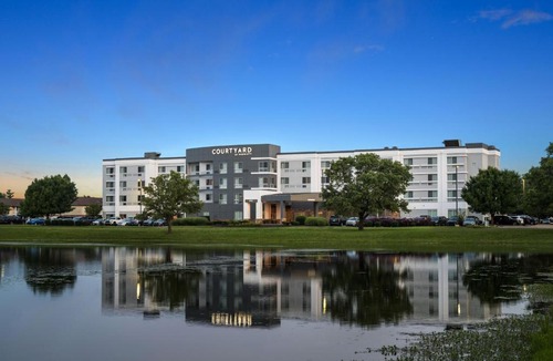 Evansville Hotel | Courtyard by Marriott Evansville East