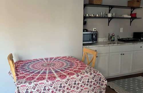 Montpelier Apartment | Cozy 1-bedroom studio in pleasant Crofton with AC