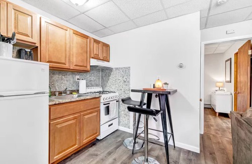 Swarthmore Cottage | Cozy 1BR End Cottage W/D Parking Walk to Train