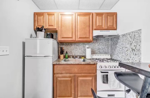 Swarthmore Cottage | Cozy 1BR End Cottage W/D Parking Walk to Train