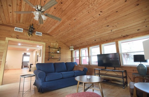 Prince Cabin | Cozy 2-bedroom riverfront cabin inside the new river gorge national park.