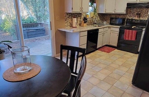 Elkton House | Cozy 2-bedroom townhome in charming Elkton