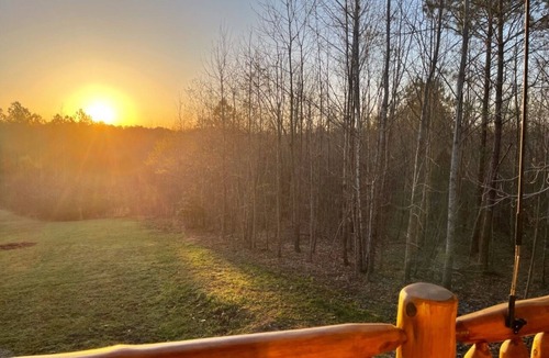 Morris Chapel Cabin | Cozy Cabin Hidden in Amish Country