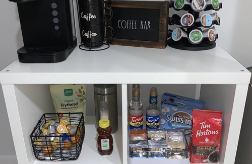 Hill East Apartment | Cozy Capitol Hill Apt 1 Minute Walk To Metro w/Parking