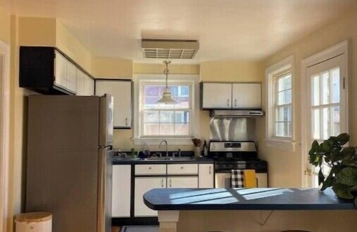 Belmont Cottage | Cozy cottage-15min walk to historic downtown mall!n