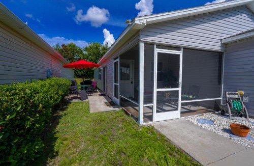 The Villages House | Cozy home, Right Next Door to Lake Sumter Square!