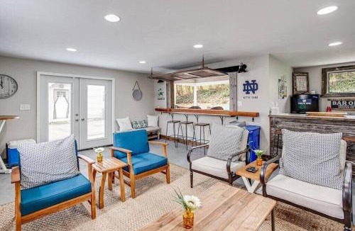 South Bend House | Cozy Home w Sonos 9 Min Walk to Notre Dame