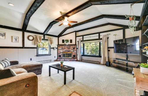Lewiston House | Cozy Lewiston Home < 10 Mi to Niagara Falls!