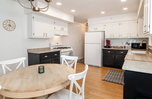 Bloomington House | Cozy, Roomy Ranch near IU Stadiums