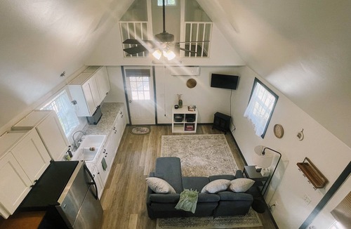 Greenwood Cabin | Cozy tiny cabin with sunrise view! Short drive to beaches and turf.