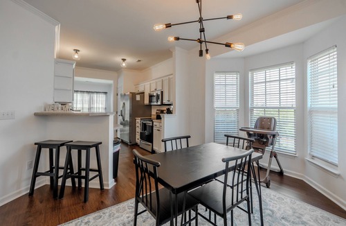Greer House | Cozy, Updated 2BR/2.5BA End-Unit Townhome, Greer SC