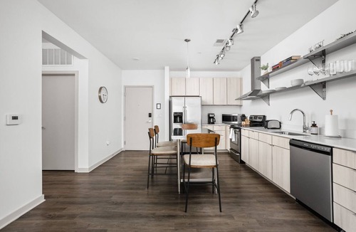 Downtown Indianapolis Apartment | CozySuites 2BD Bottleworks Indianapolis #2