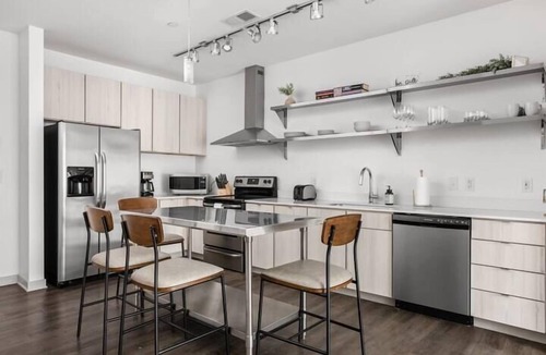 Downtown Indianapolis Apartment | CozySuites at Bottleworks District