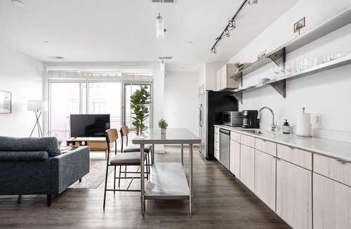 Downtown Indianapolis Apartment | CozySuites at Bottleworks District