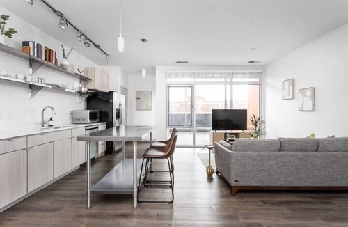 Downtown Indianapolis Apartment | CozySuites at Bottleworks District