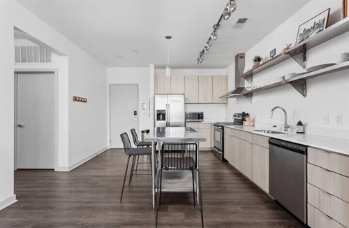 Downtown Indianapolis Apartment | CozySuites at Bottleworks District