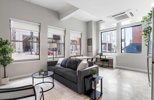 Downtown Cincinnati Apartment | CozySuites at Textile