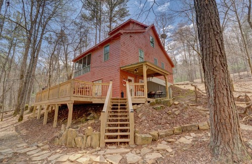 Ranger Cabin | Creekside Cabin fire pit pizza oven dogs hot tub